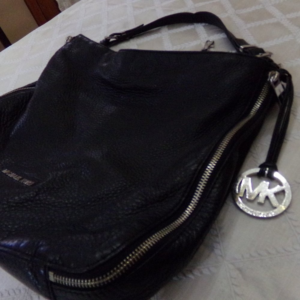 MICHAEL KORS PURSE - Picture 11 of 11